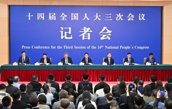 万亿！国家将设立“航母级”创投基金，聚焦储能氢能、人工智能、量子科技等前沿领域