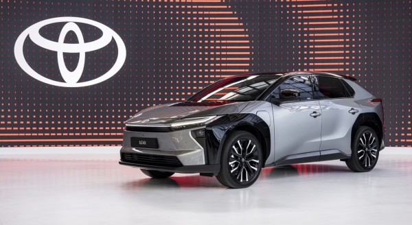 丰田自研L2++，2028年让交通事故减六成