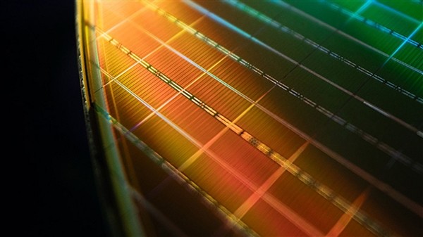 Intel暗示重返内存市场：已有XBM技术积累 比HBM还优秀