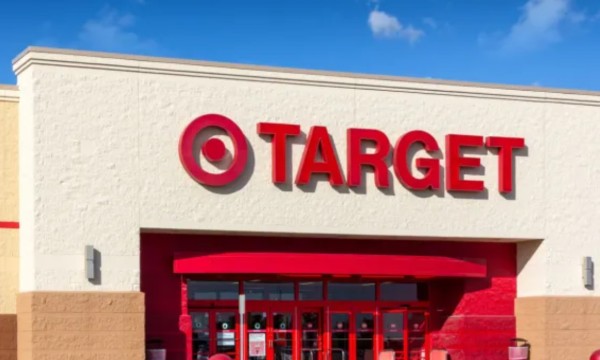 Target在AI平台推动下客流跃升，销售额增长