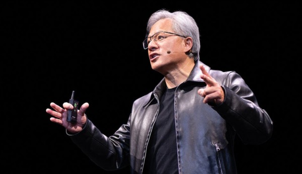 黄仁勋：网络安全将是AI的下一个“杀手级应用”