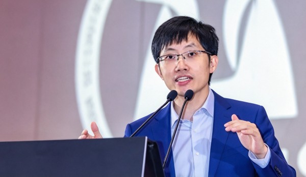 梁文锋密会具身智能创业者，DeepSeek要造机器人？